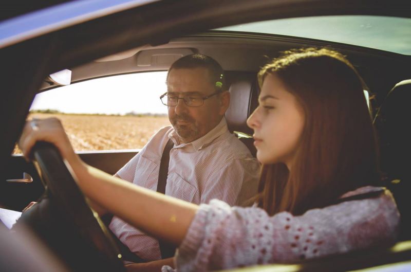 Jeunes conducteurs : comment fonctionne une assurance auto ?