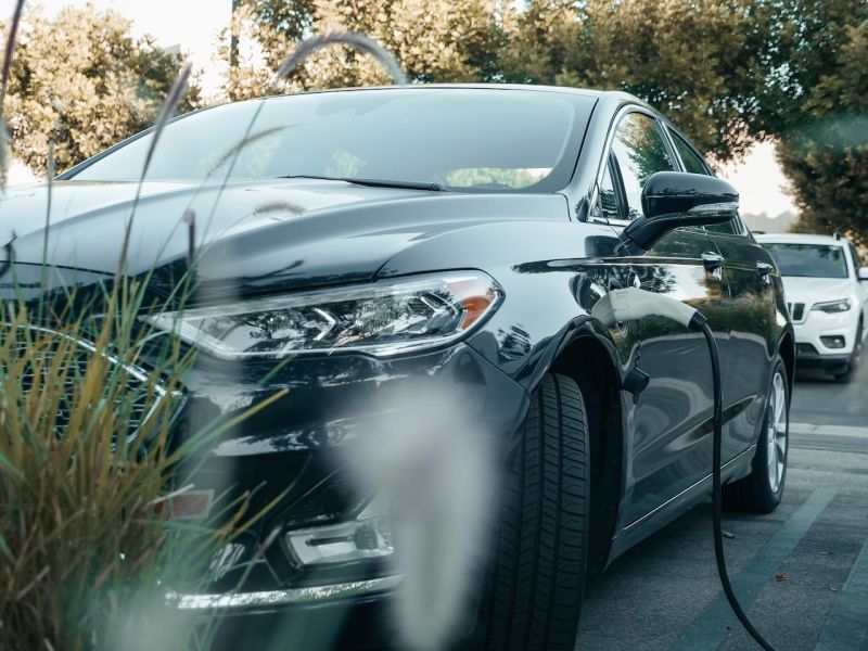 Comment fonctionne une voiture hybride ?